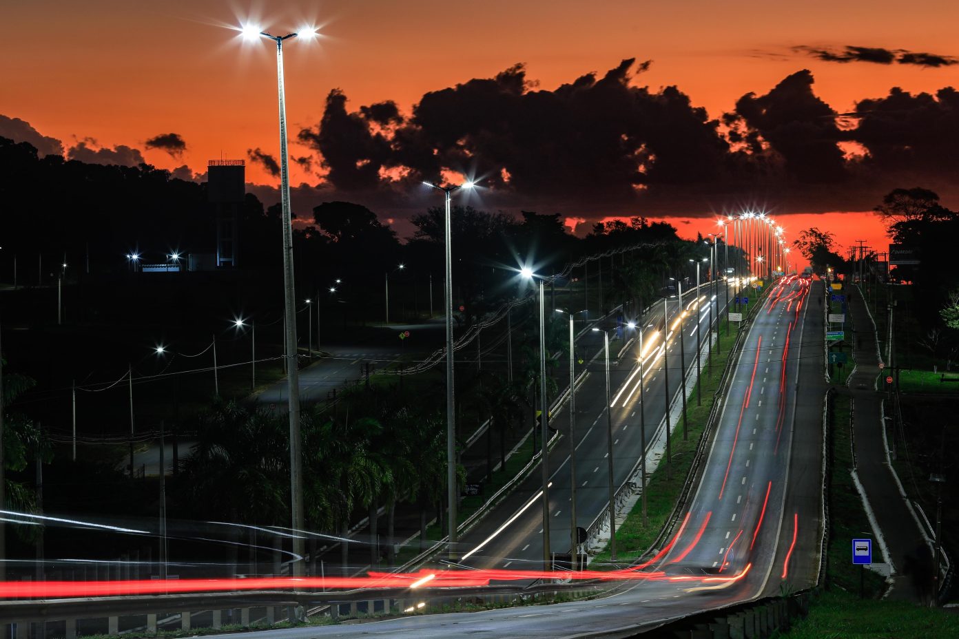 Prefeitura de Goiânia moderniza iluminação da Rodovia dos Romeiros com Programa Brilha Goiânia