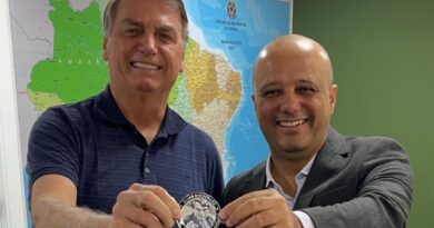 A pedido de Bolsonaro, Major Vitor Hugo anuncia sua pré-candidatura a Deputado Federal