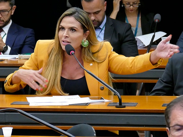 Deputada Silvye Alves denuncia importunação sexual por e-mail e promete justiça