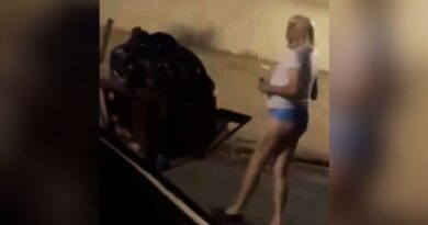 Bispo flagrado com calcinha e peruca loira diz que atuava em “investigação pessoal”