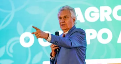 Caiado destaca avanço tecnológico do agro goiano em palestra em Holambra