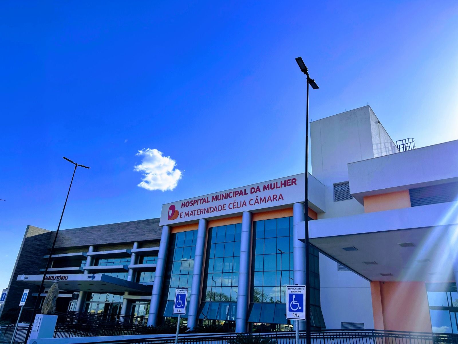 Maternidade Célia Câmara inaugura laboratório próprio e reduz tempo de exames para 30 minutos