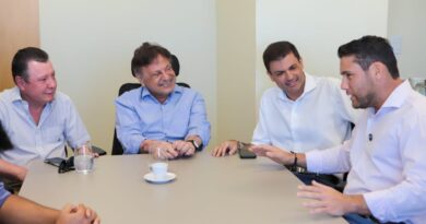 Prefeito de Bonfinópolis assina convênio com SEINFRA para criação do Polo Industrial