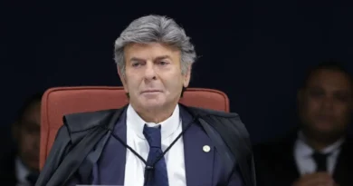 STF retoma julgamento de Bolsonaro e aliados; Fux dá voto decisivo em caso de tentativa de golpe