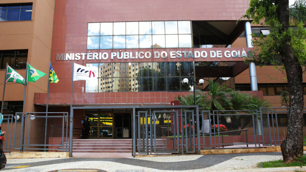 MPGO abre concurso com 37 vagas para promotor substituto e salário de R$ 34 mil