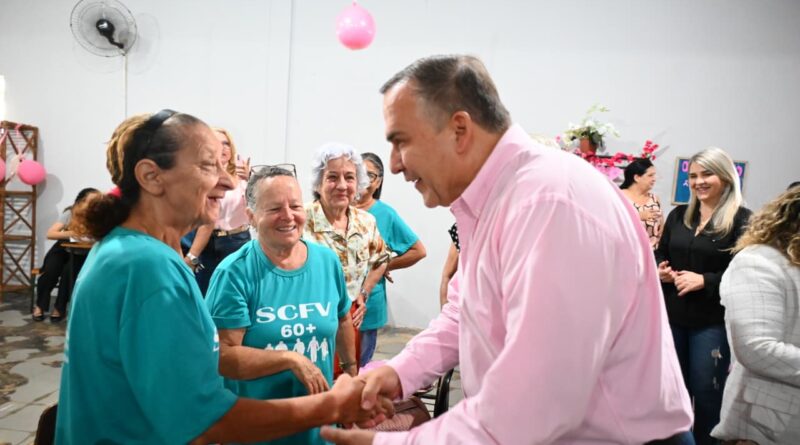 Mabel assina ordem para reforma de Cras em Goiânia