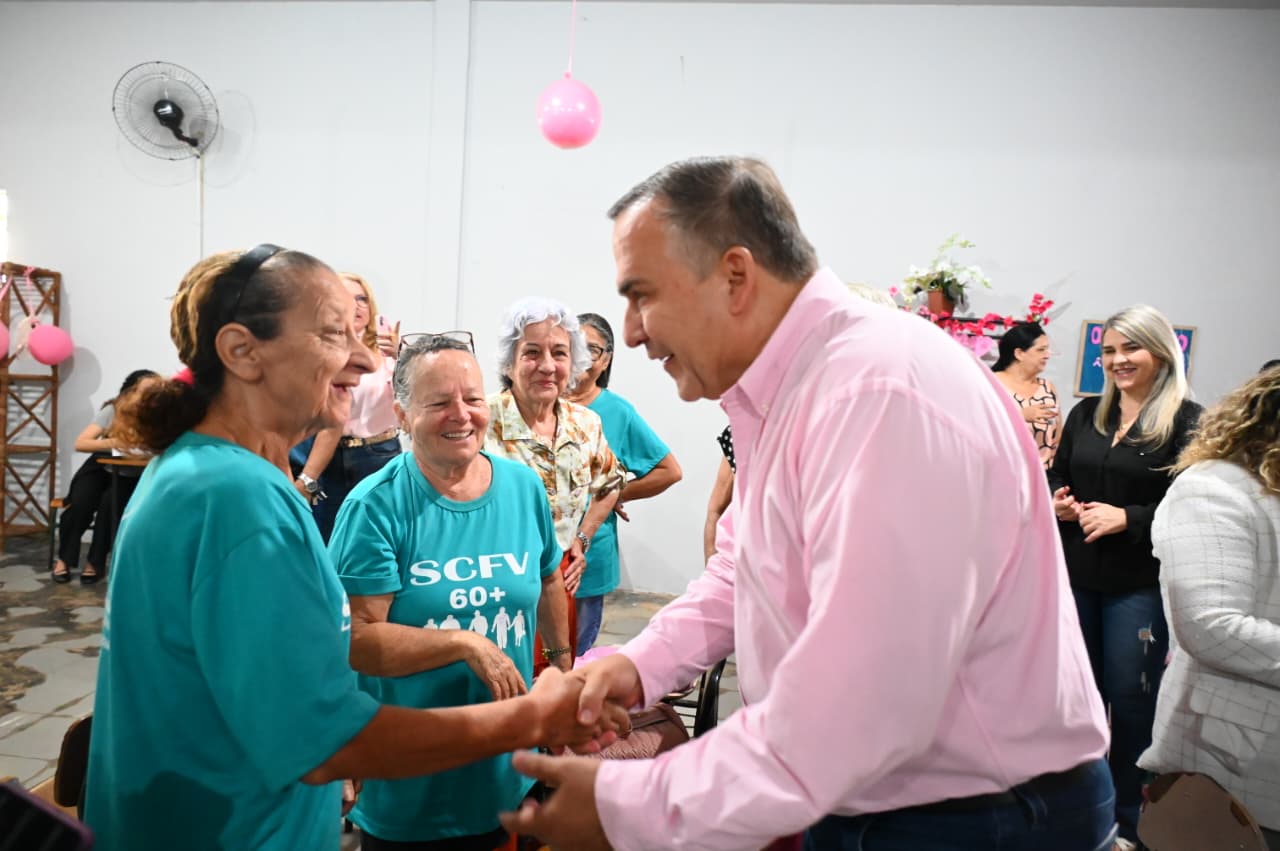 Mabel assina ordem para reforma de Cras em Goiânia