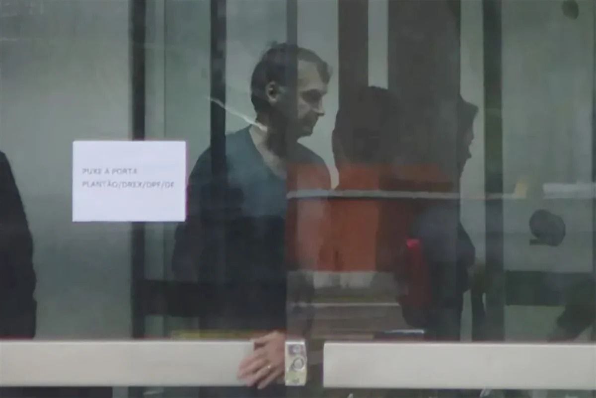 Defesa solicita ultrassom urgente para Bolsonaro na prisão