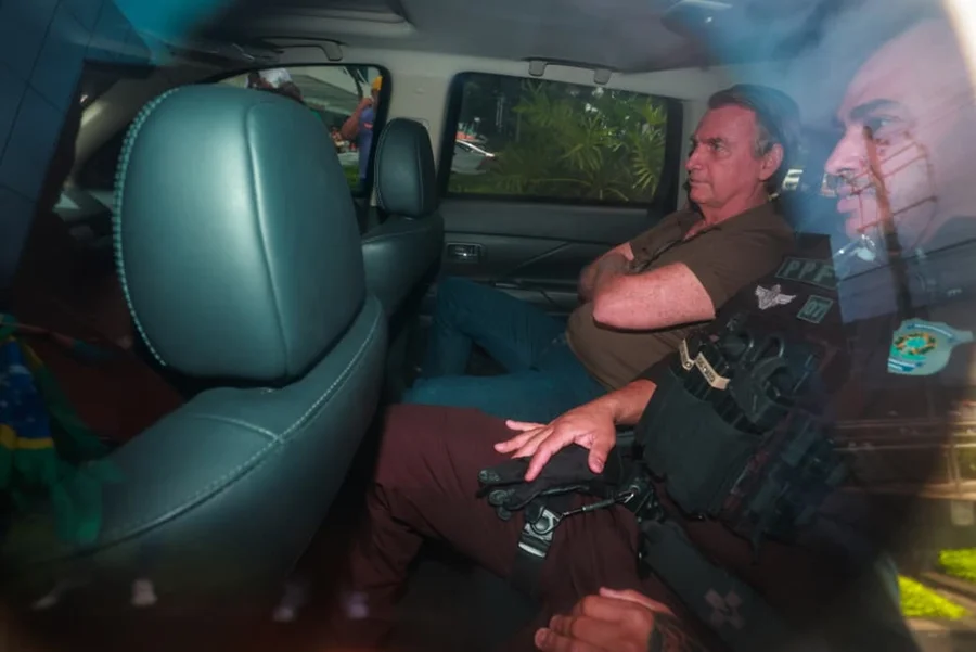 Gilmar Mendes nega pedido de prisão domiciliar para Jair Bolsonaro no STF