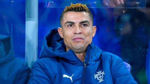 Cristiano Ronaldo com a camisa da seleção de Portugal
